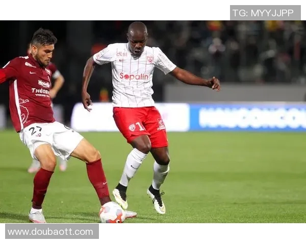 006奥兰斯与南锡激战正酣双方争夺胜利的关键时刻分析