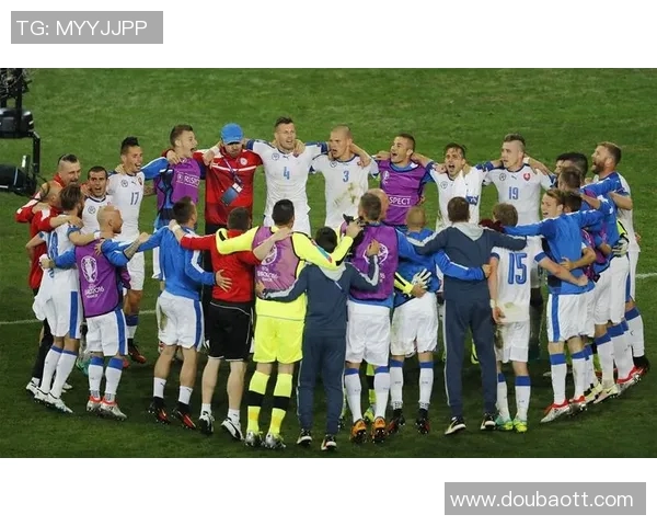 俄罗斯与斯洛伐克足球赛比分预测分析及双方历史交锋回顾 俄罗斯与斯洛伐克足球赛比分预测分析及双方历史交锋回顾